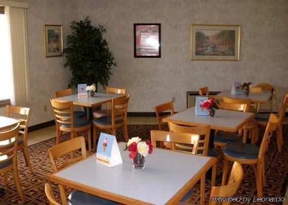 Econo Lodge Inn & Suites Menomonie Restaurante foto